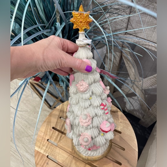 Pink Christmas Whipped Frosting Meringue Gingerbread Treats Christmas Tree NWT - Picture 3 of 4